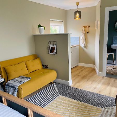 Spacious Room In The Centre Of Portree Exterior foto